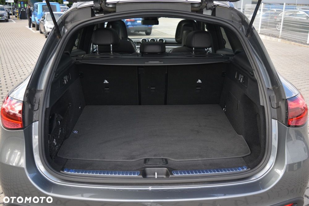 Mercedes-Benz GLC - 32