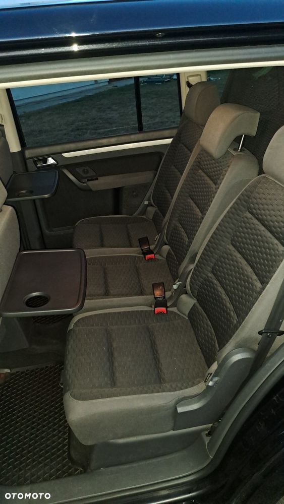 Volkswagen Touran - 8