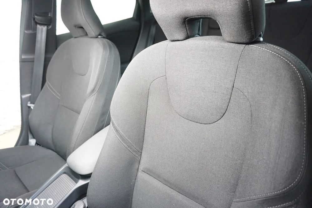 Volvo V40 D2 Kinetic - 22