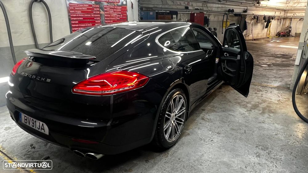 Porsche Panamera 4S - 7