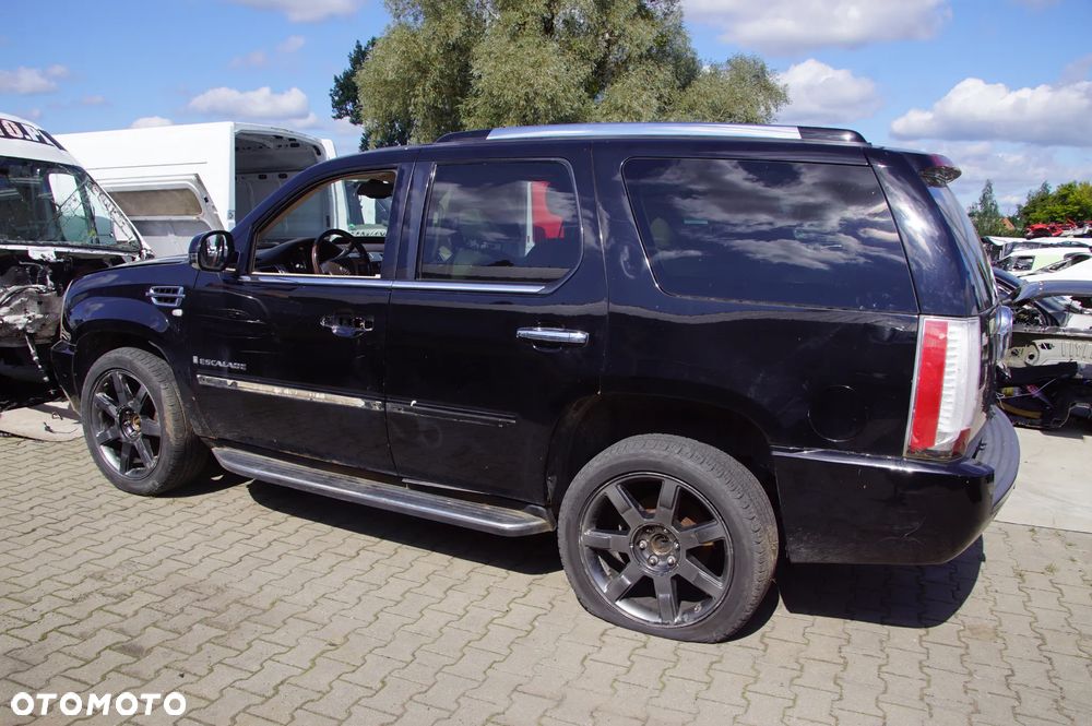 Cadillac Escalade 6.2 v8 Rok 2008 auto w całości na części tel. 692106889 silnik, maska, drzwi, lampa, skrzynia, lusterko, klapa, kierownica, lusterko, szyba - 2