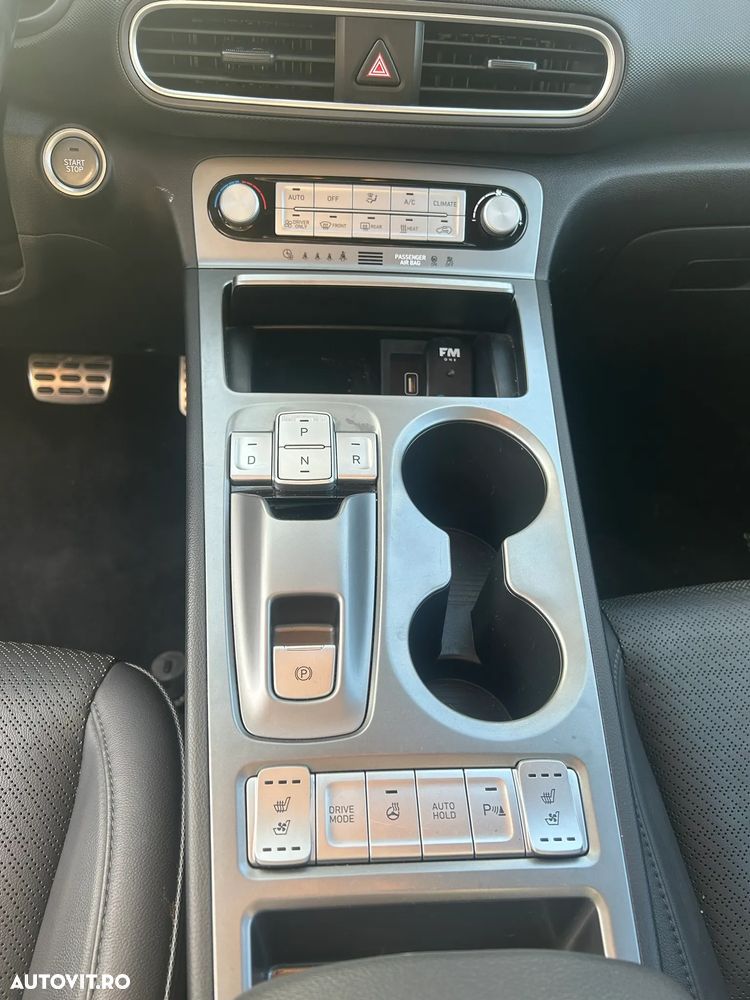 Hyundai KONA Premium - 10