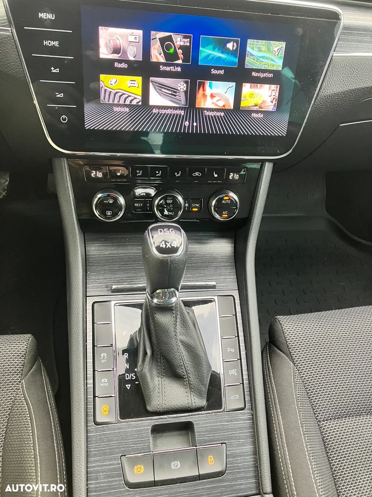 Skoda Superb 2.0 TDI 4X4 DSG Style - 23