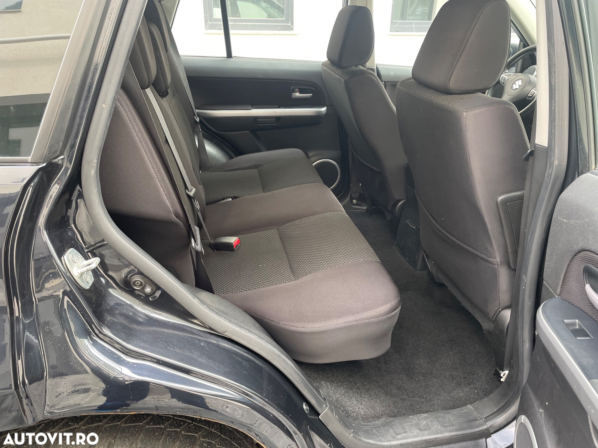 Suzuki Grand Vitara 1.9 DDiS Comfort DPF - 8