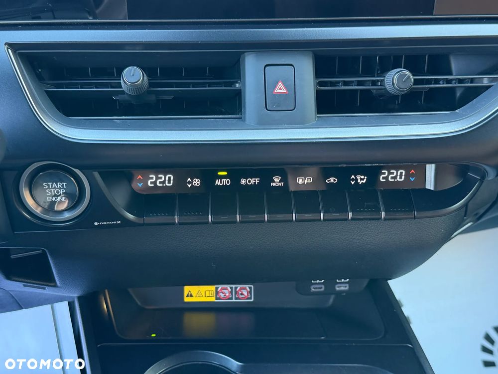 Lexus UX 200 GPF Business 2WD - 17