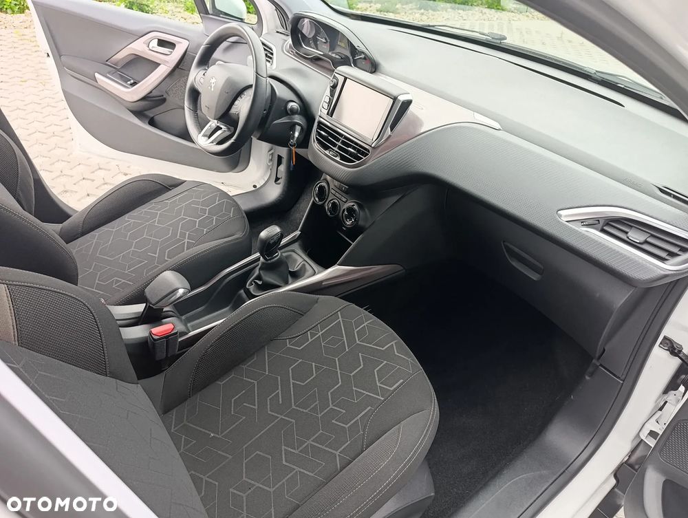 Peugeot 2008 - 10