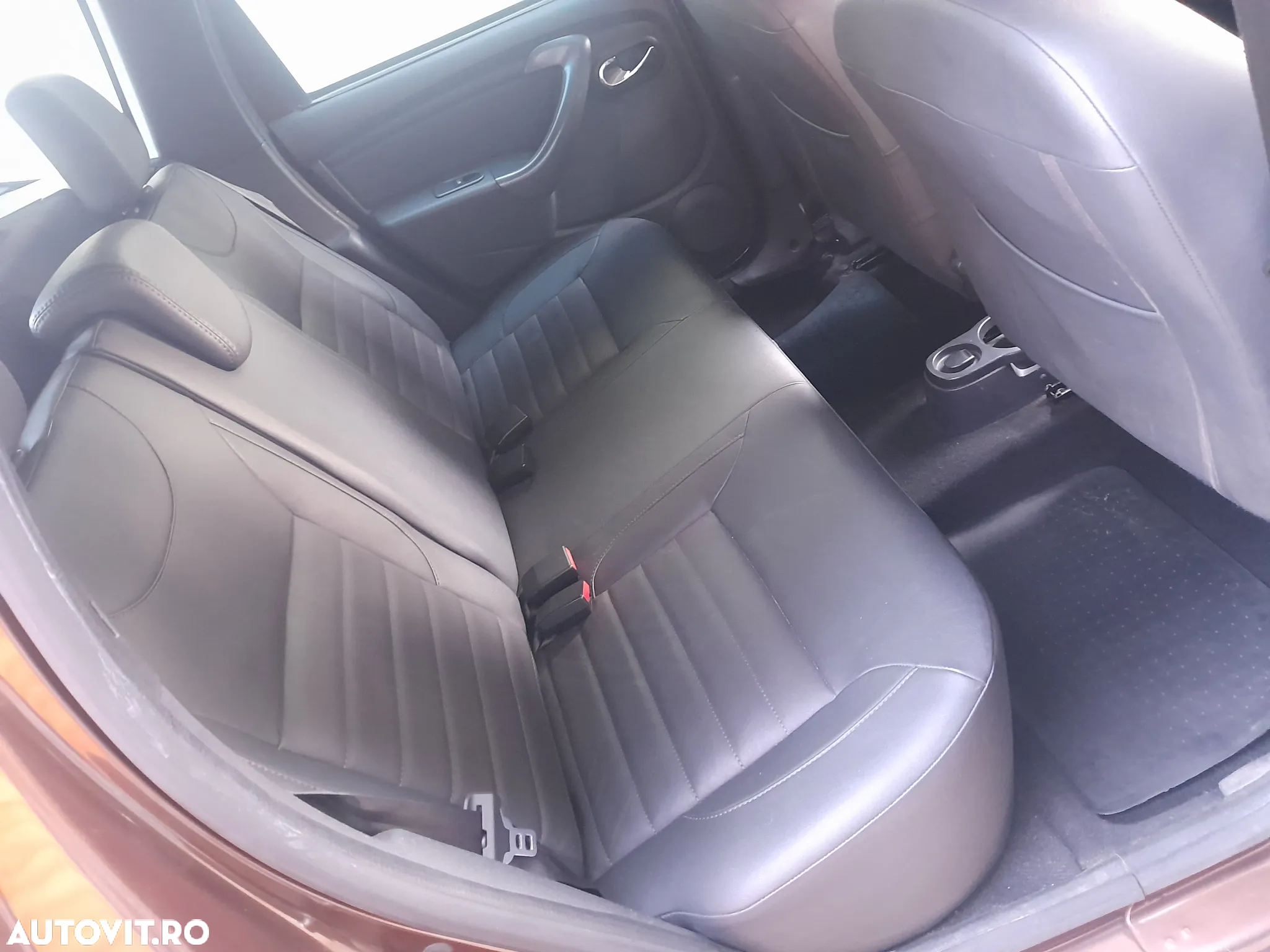 Dacia Duster 1.5 dCi 4x4 Ambiance - 8