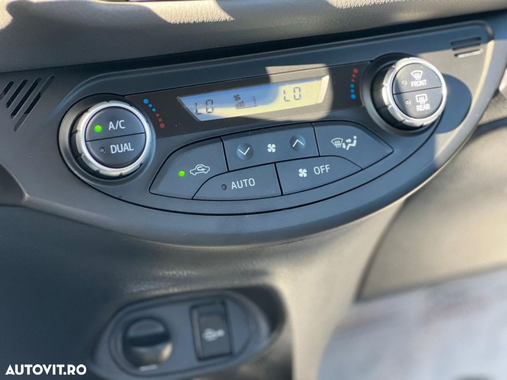 Toyota Yaris 1.5 VVT-i HSD Dynamic - 15