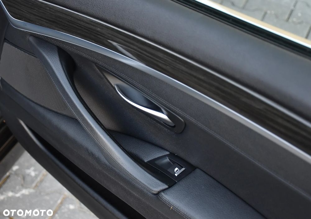 BMW Seria 5 518d Luxury Line - 24