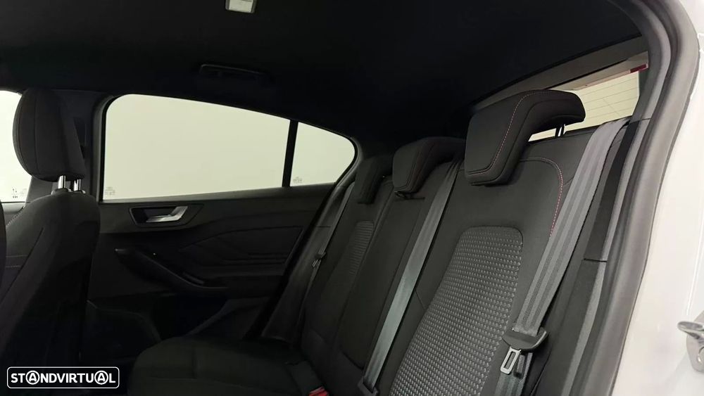 Ford Focus 1.0 EcoBoost S&S ST-LINE STYLE - 27