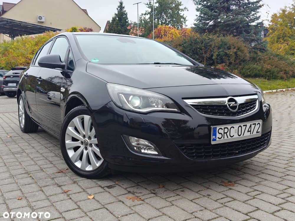 2011 Opel Astra 1.4 Turbo Edition Sport, photograph 2