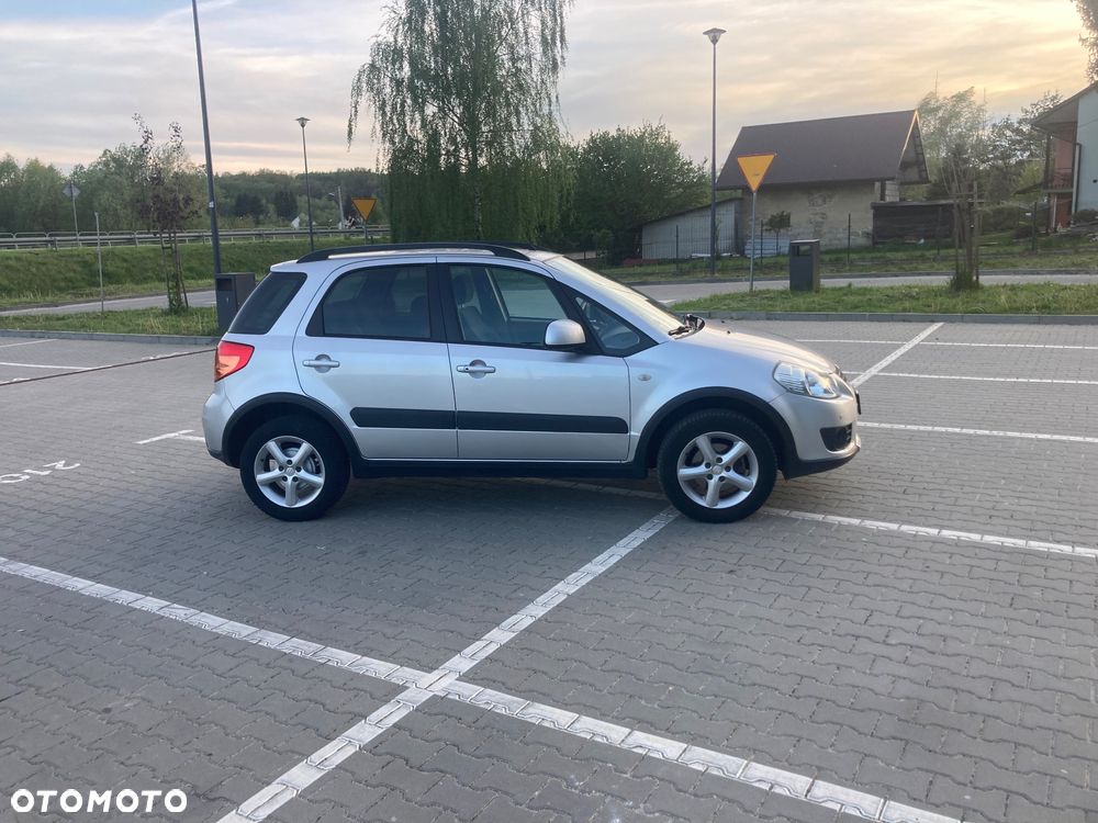 Suzuki SX4 1.6 VVT 4x4 Comfort - 4