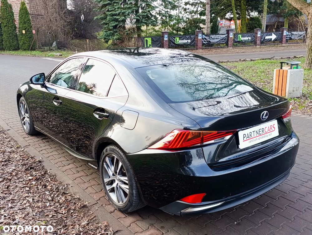 Lexus IS 300h Business Edition - 7