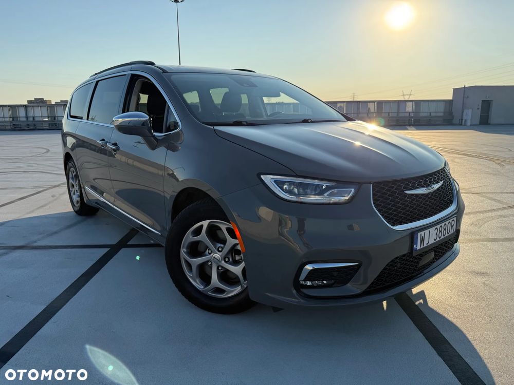 Chrysler Pacifica - 11