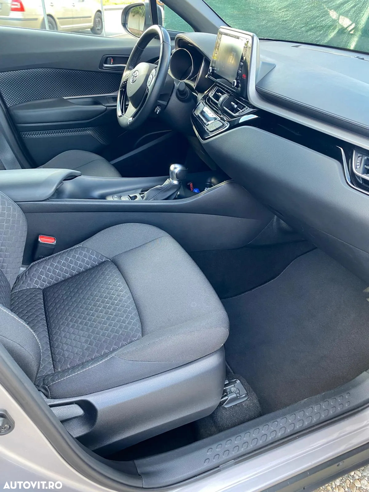 Toyota C-HR - 7
