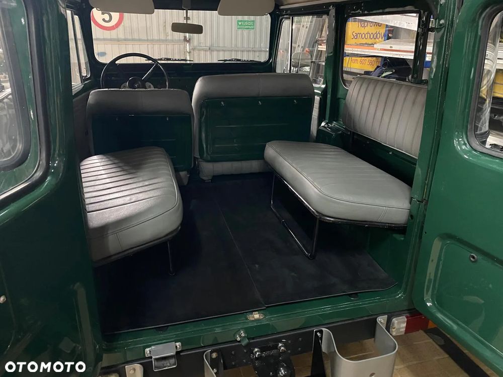 Toyota Land Cruiser - 4