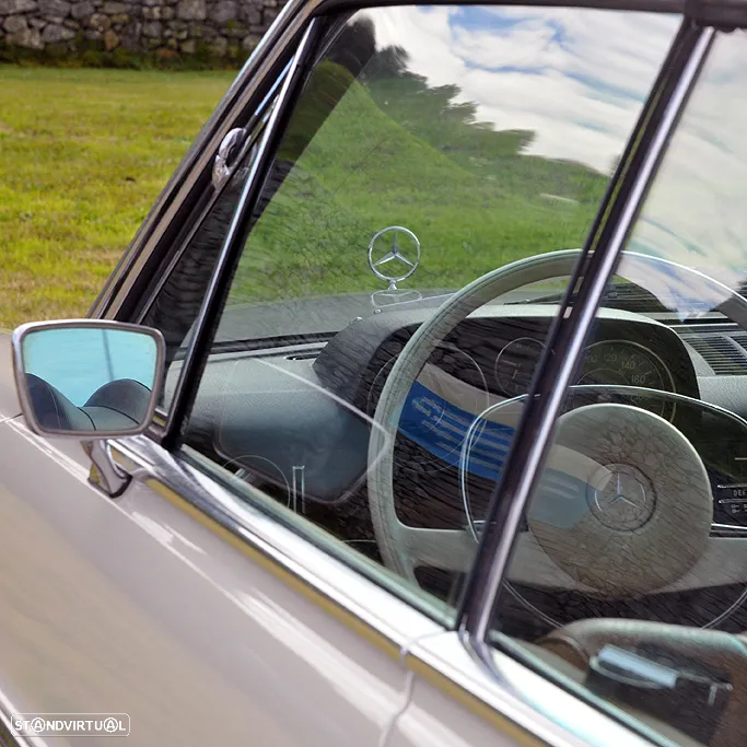 Mercedes-Benz 250 - 12