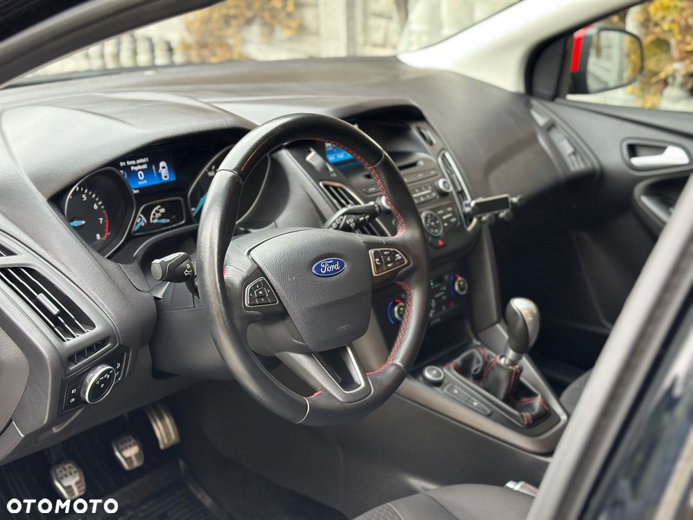 Ford Focus 1.5 EcoBoost STart-Stopp-System ST-LINE - 29