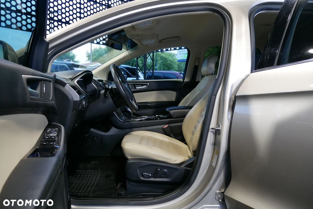 Ford Edge - 8