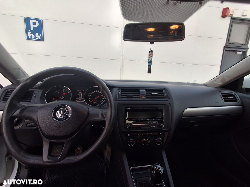 Volkswagen Jetta 2.0 TDI Comfortline - 9