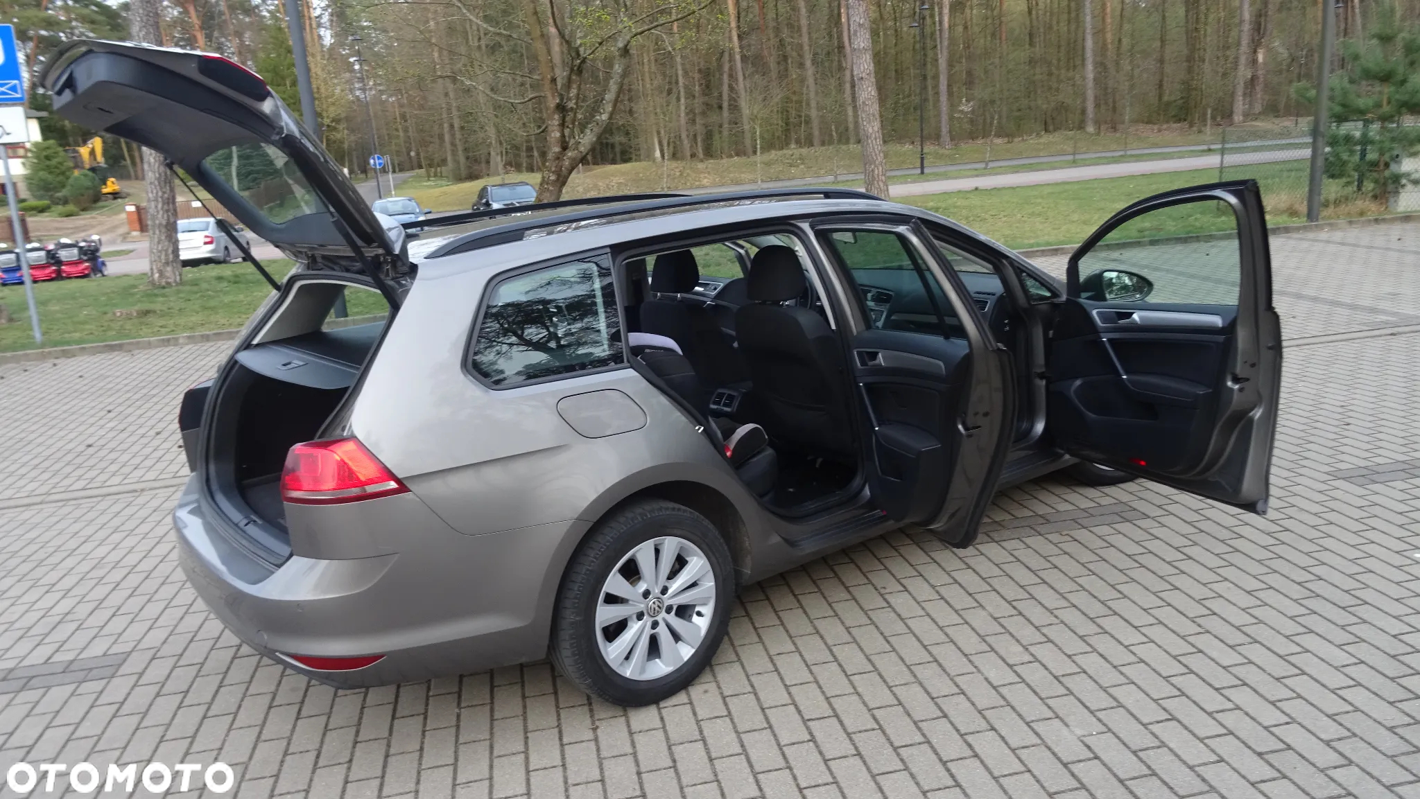 Volkswagen Golf VII 1.6 TDI BMT Comfortline - 12