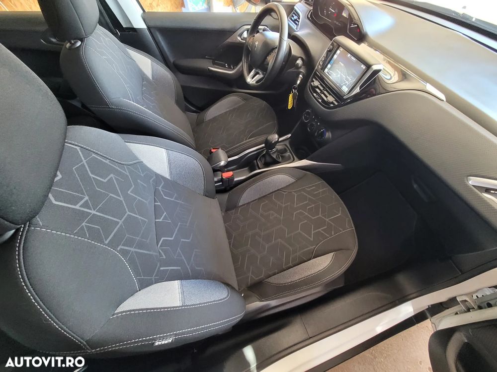 Peugeot 2008 PureTech 110 Stop&Start Style - 15