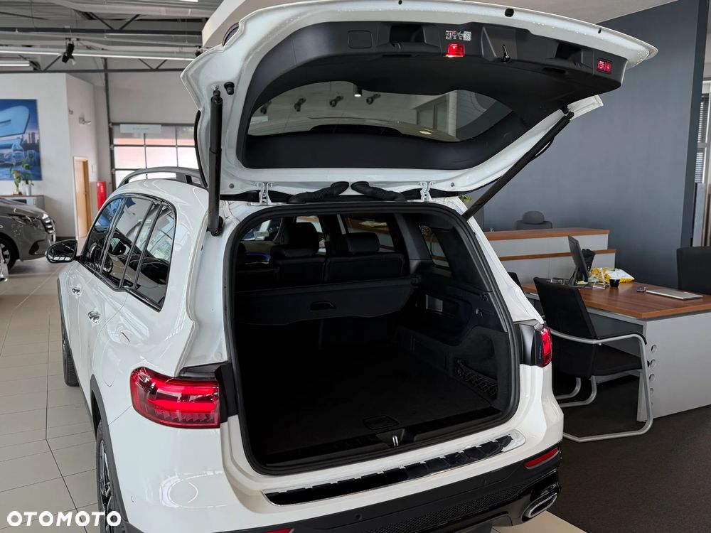 Mercedes-Benz GLB 200 AMG Line 7G-DCT - 12