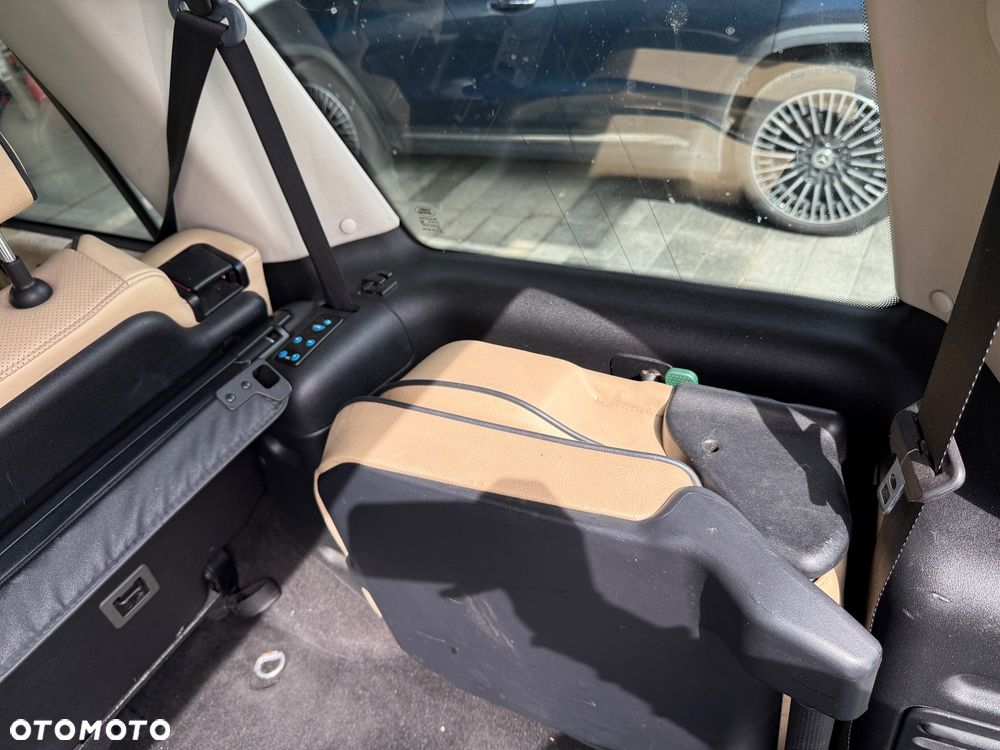 Land Rover Discovery - 17
