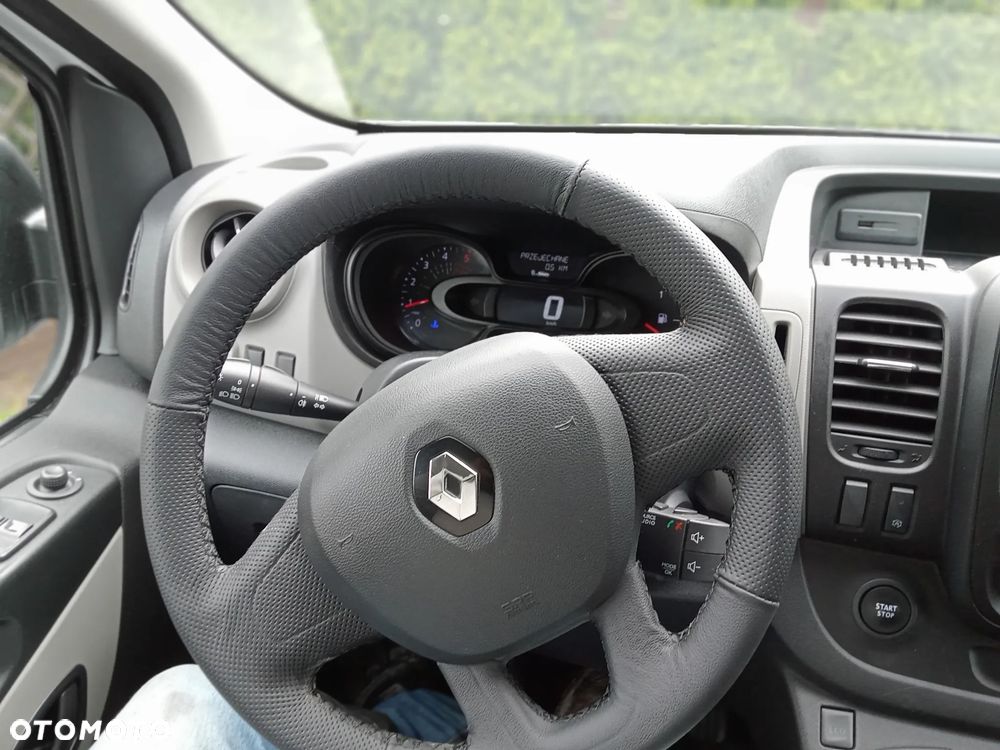 Renault Trafic - 10