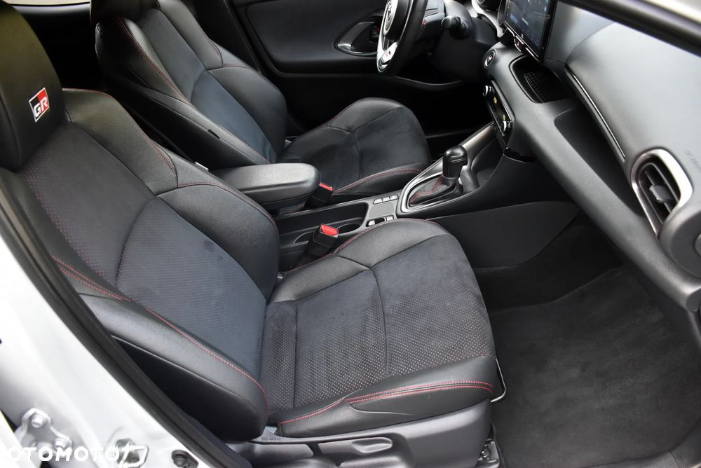 Toyota Yaris Hybrid 1.5 GR Sport - 21