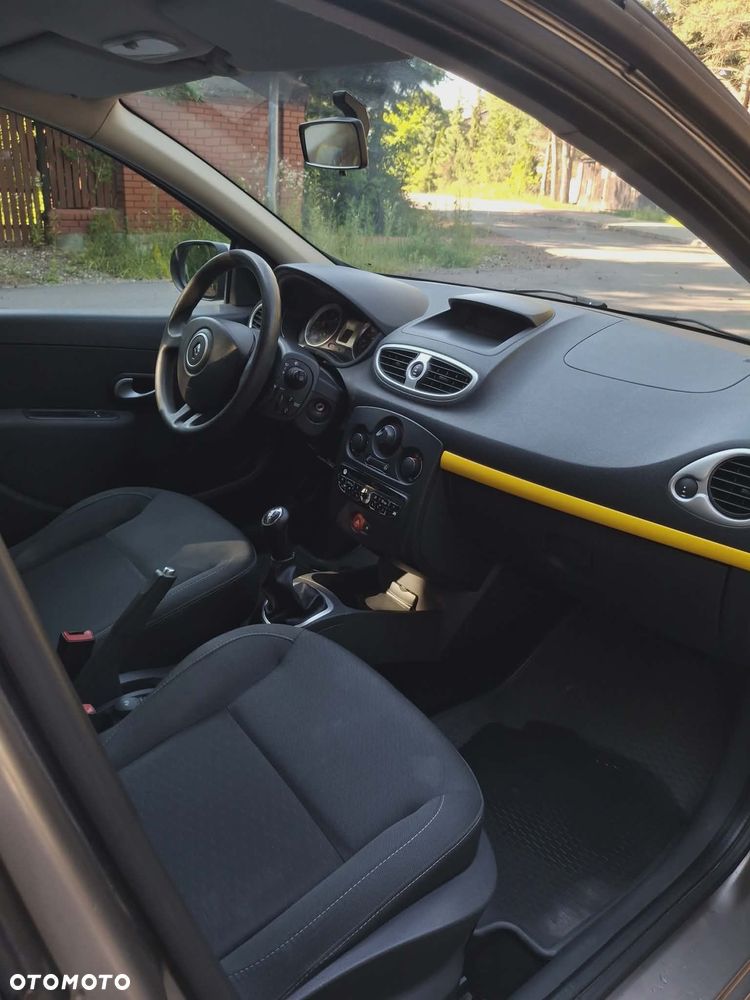Renault Clio 1.5 dCi Alize - 12