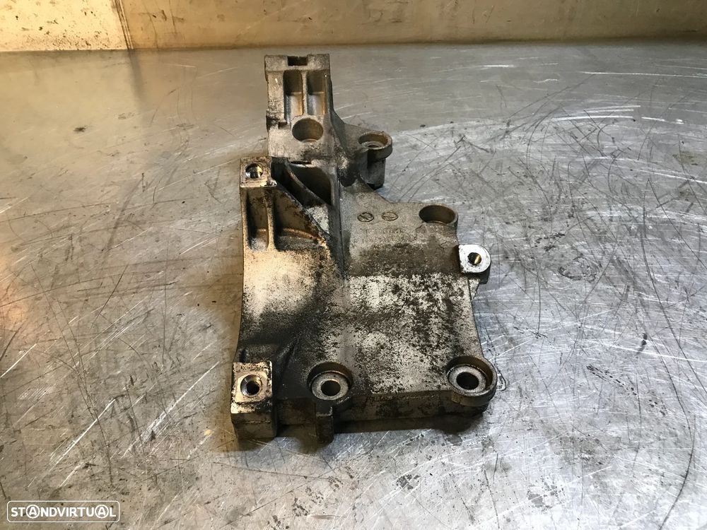 APOIO / SUPORTE DO ALTERNADOR VOLKSWAGEN GOLF V / SEAT LEON / AUDI A3 1.9TDI 2.0TDI 03G903143A - 1