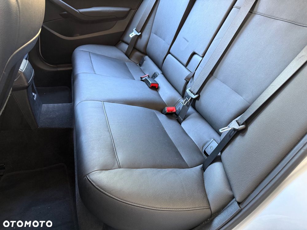 BMW X1 sDrive20d - 26