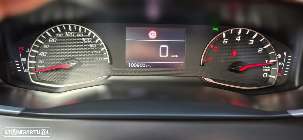 Peugeot 2008 1.2 PureTech Allure - 18