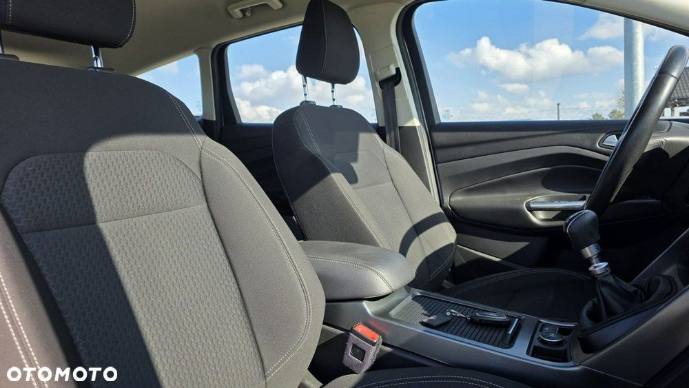 Ford Kuga - 17