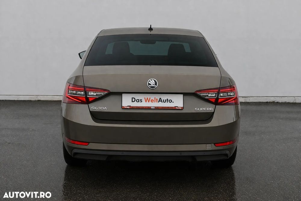 Skoda Superb 2.0 TDI DSG Ambition - 10