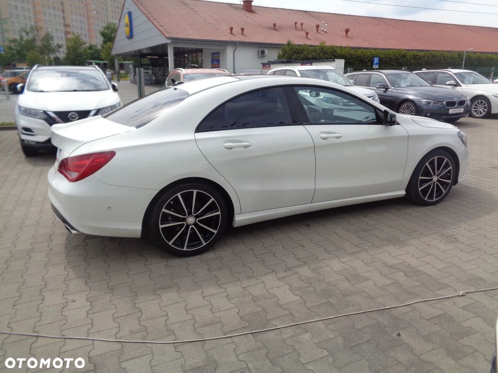 Mercedes-Benz CLA 180 Urban - 5