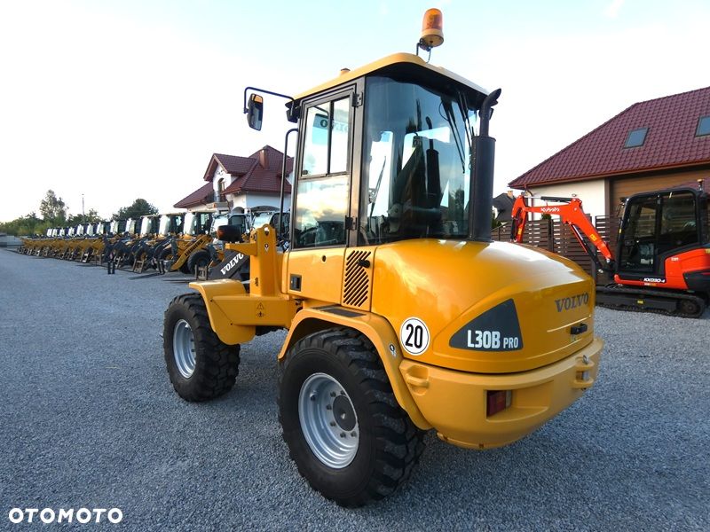 Volvo L30B PRO / Z Niemiec / ORG. 7.120mtg / Bardzo ładne / - 2