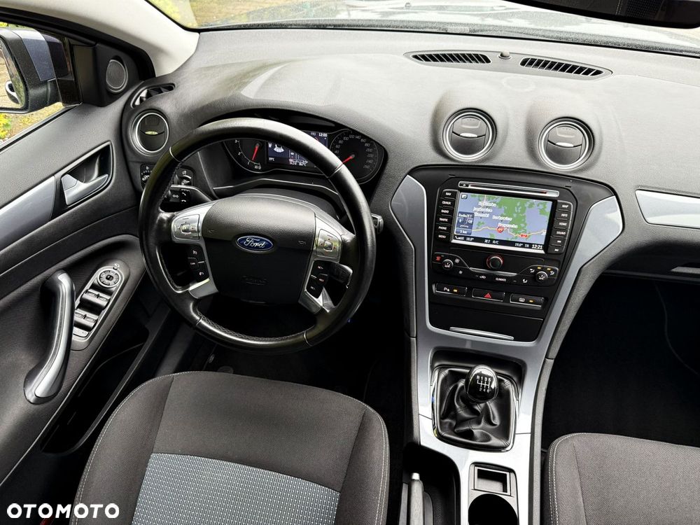 Ford Mondeo - 27