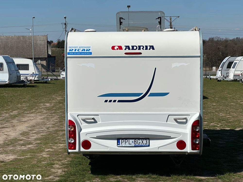 Adria ADORA 542 UT z napędem, nową markizą i dużą łazienką. - 5
