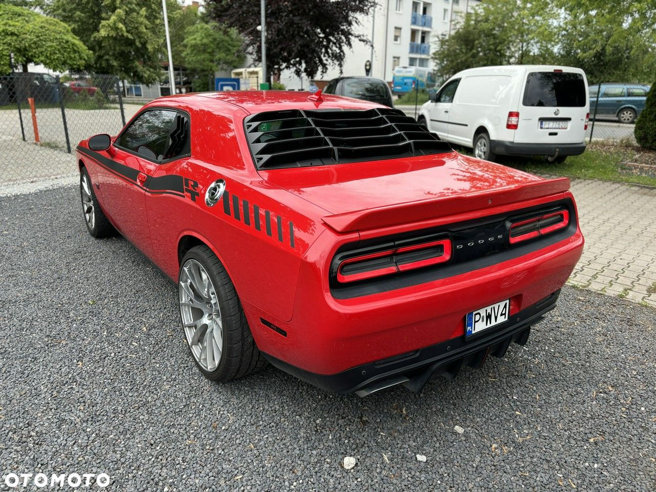 Dodge Challenger - 11