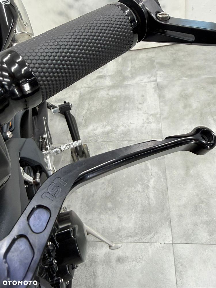 Triumph Street Triple - 14