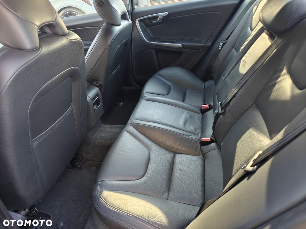 Volvo S60 2.5 T5 AWD - 8