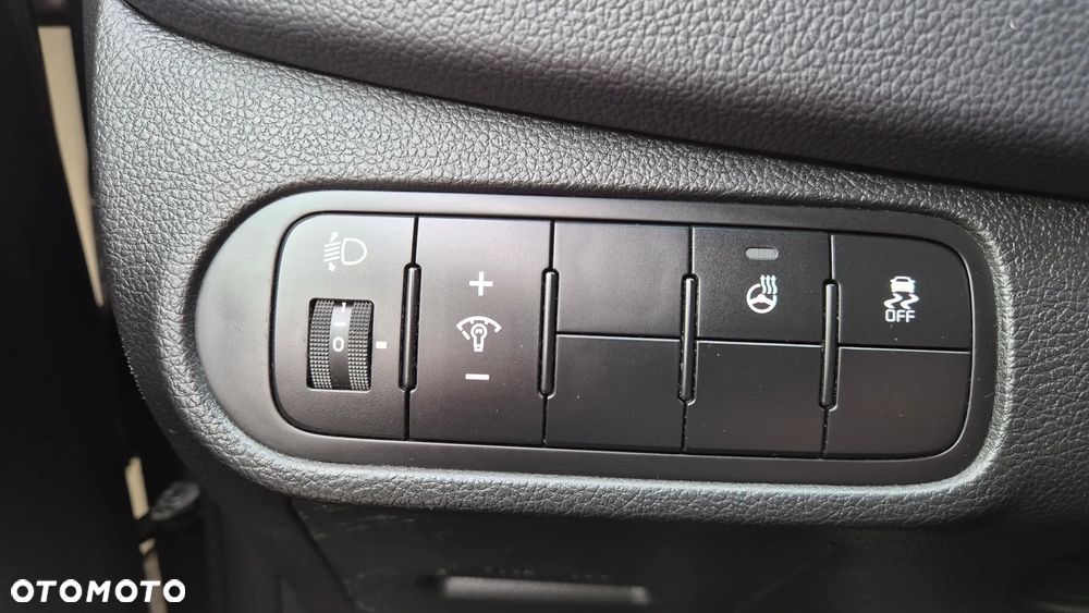 Kia Carens 1.6 GDI Dream Team Edition - 16