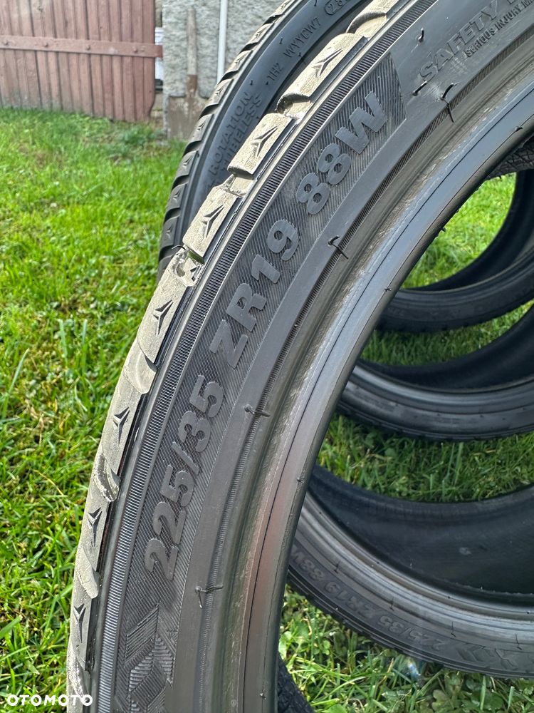225/35/19 Kumho zimowe - 5