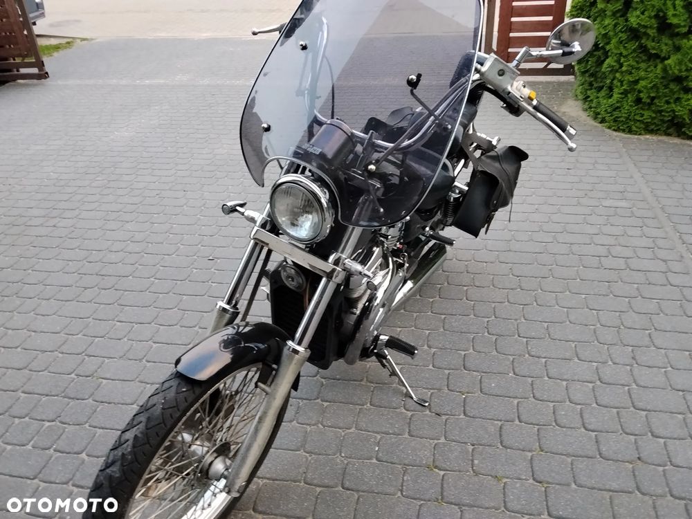 Suzuki Intruder - 8