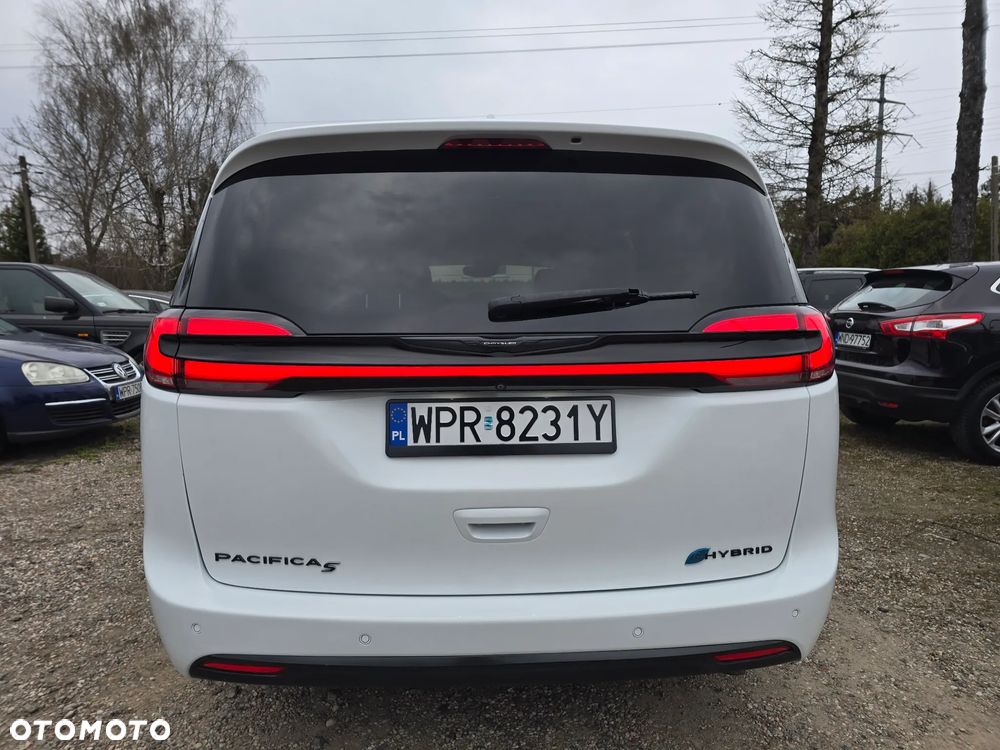 Chrysler Pacifica - 8