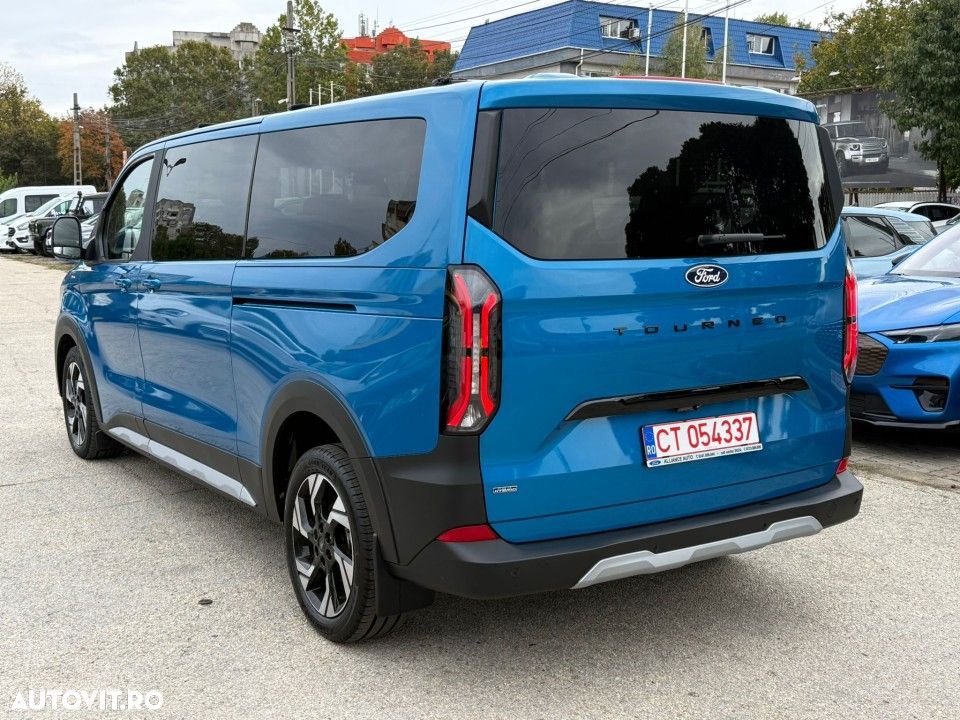 Ford Tourneo Custom - 8