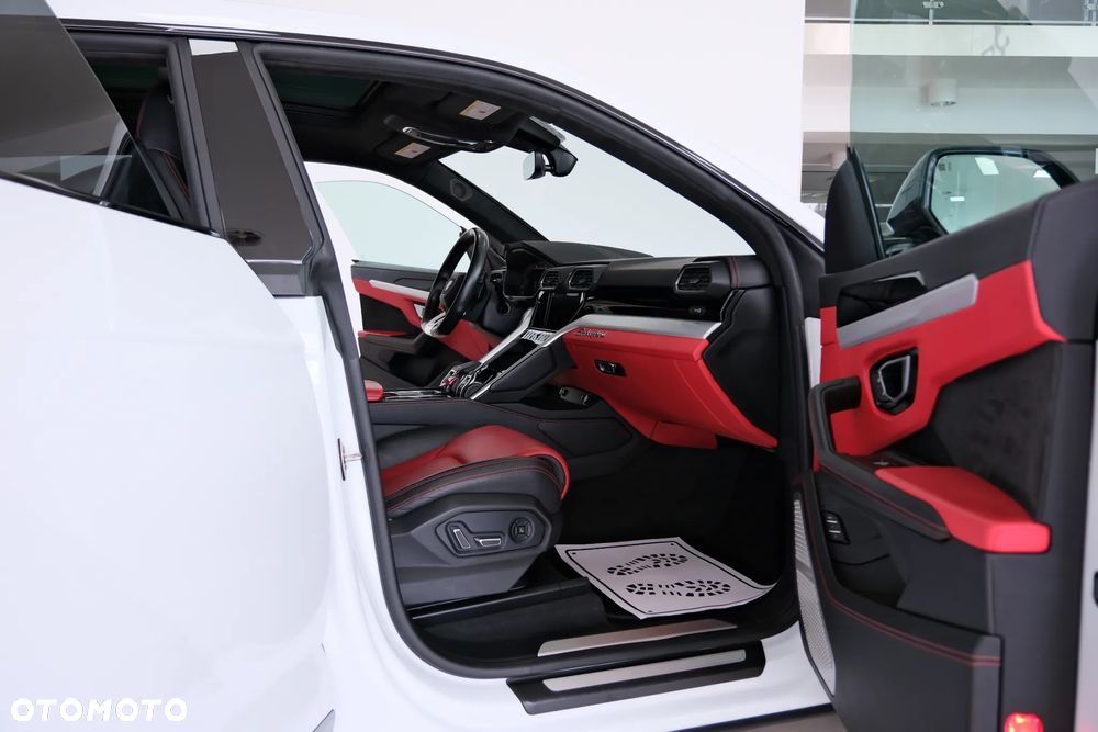 Lamborghini Urus - 30