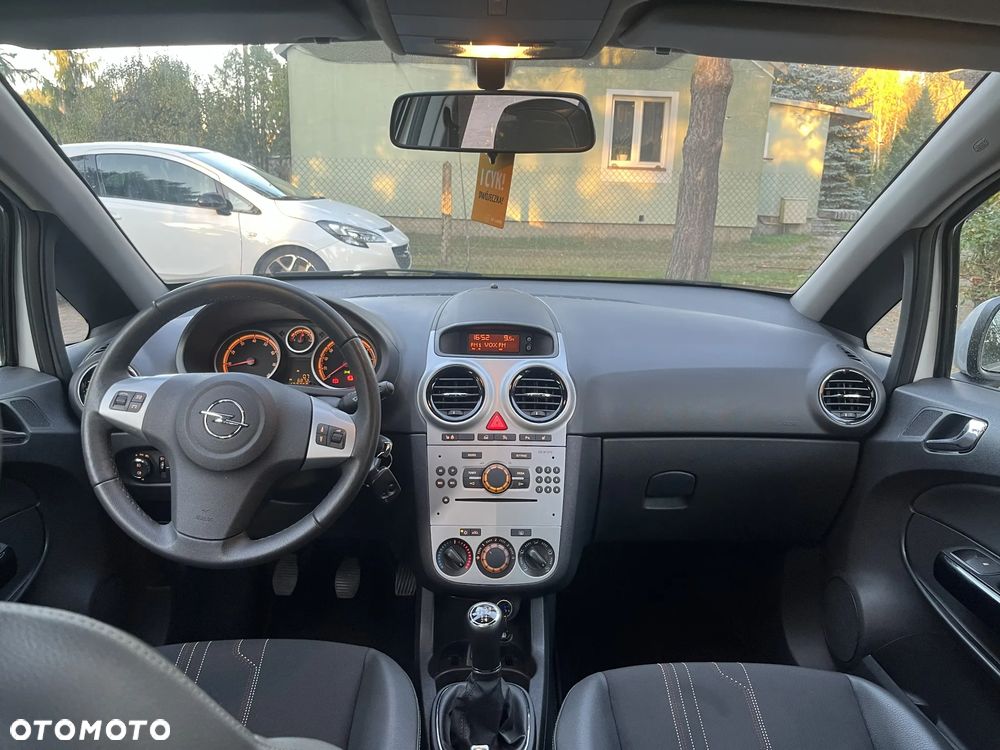Opel Corsa 1.4 16V Edition 150 - 16